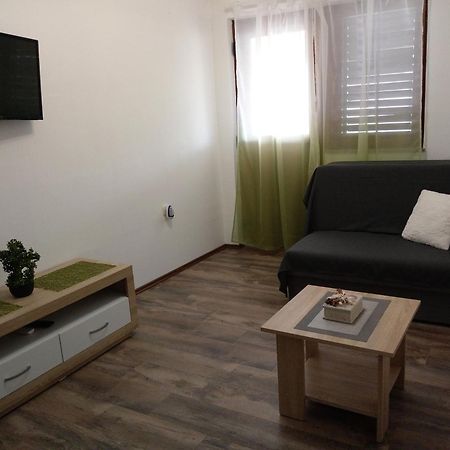 Ulica Zitna Xxvii Br.12 Apartman Ljevar Apartman Vir Kültér fotó