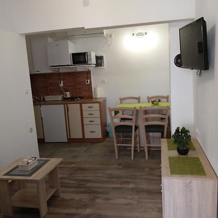 Ulica Zitna Xxvii Br.12 Apartman Ljevar Apartman Vir Kültér fotó