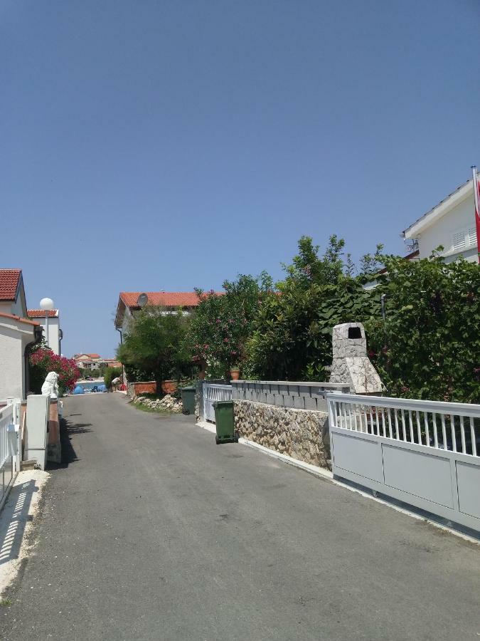 Ulica Zitna Xxvii Br.12 Apartman Ljevar Apartman Vir Kültér fotó
